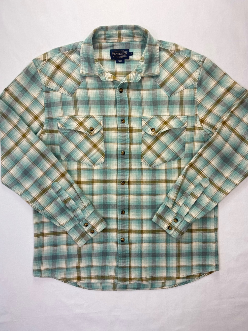 Pendleton Wyatt Snap front Plaid button down Shirt Sz Medium